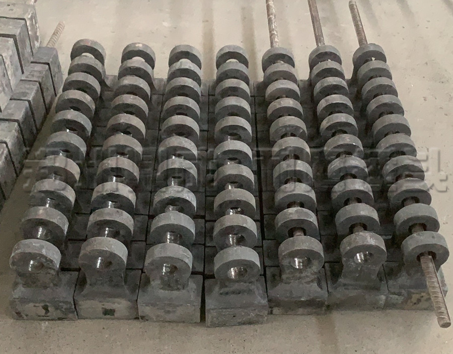 好用的破碎机板锤多少钱一吨？水泥行业选型与价格参考